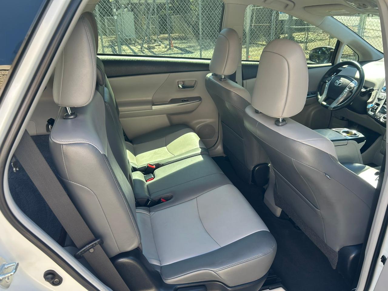 Toyota Prius V Four 2016