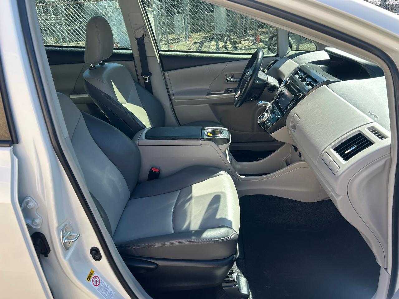 Toyota Prius V Four 2016