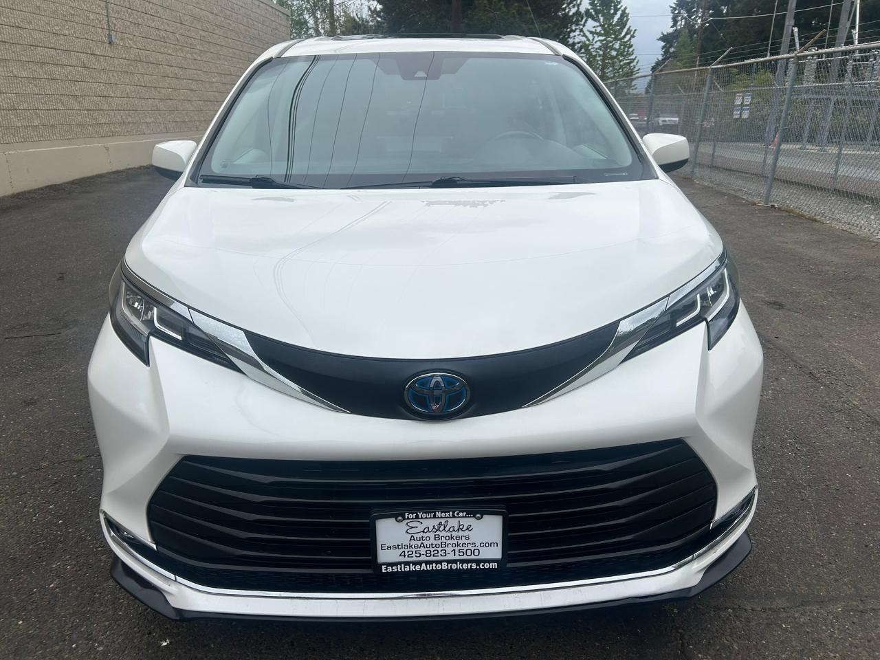 Toyota Sienna XLE 7-Passenger AWD 2021