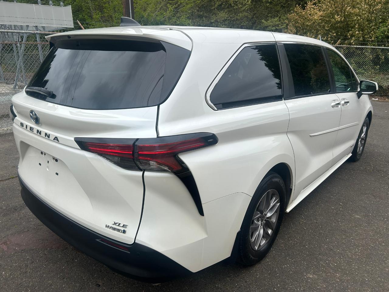 Toyota Sienna XLE 7-Passenger AWD 2021