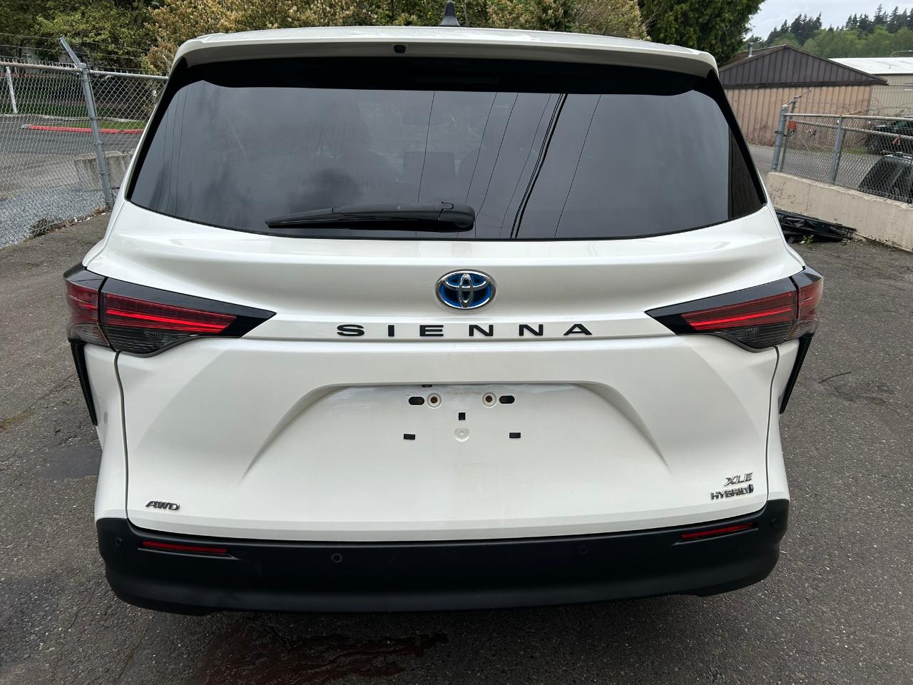 Toyota Sienna XLE 7-Passenger AWD 2021