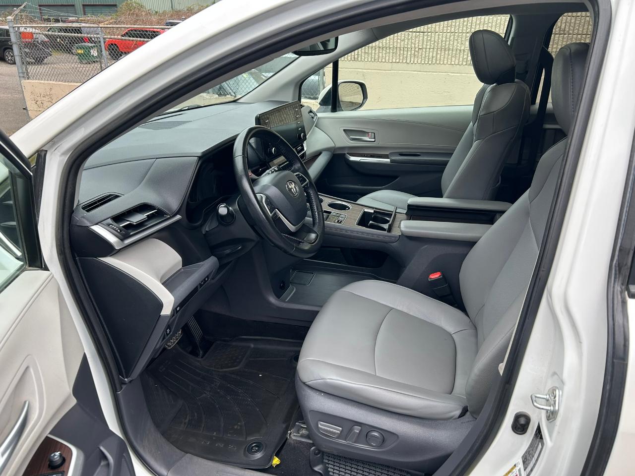 Toyota Sienna XLE 7-Passenger AWD 2021