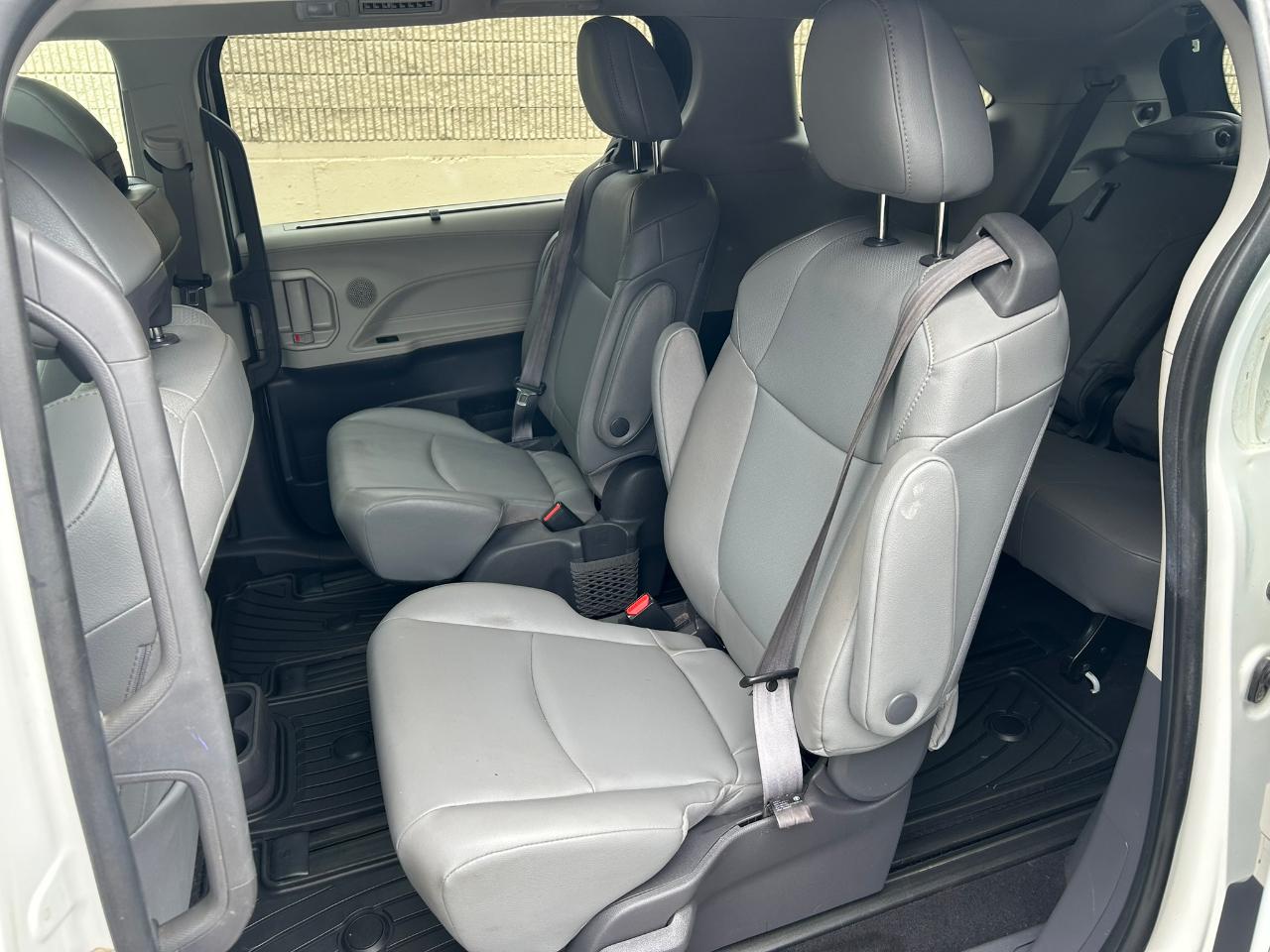 Toyota Sienna XLE 7-Passenger AWD 2021