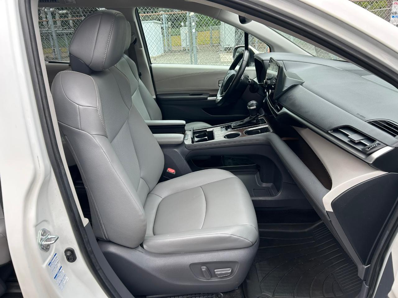 Toyota Sienna XLE 7-Passenger AWD 2021