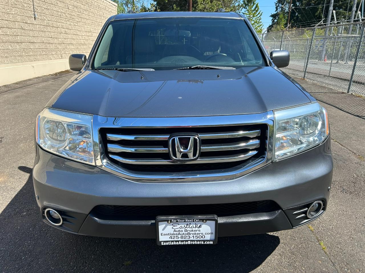 Honda Pilot Touring 4WD 5-Spd AT with DVD 2013