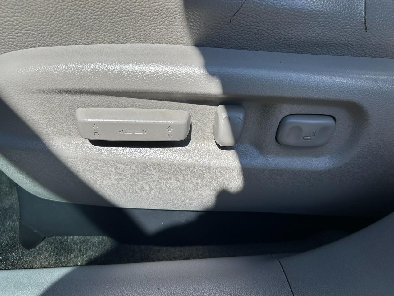 Honda Pilot Touring 4WD 5-Spd AT with DVD 2013