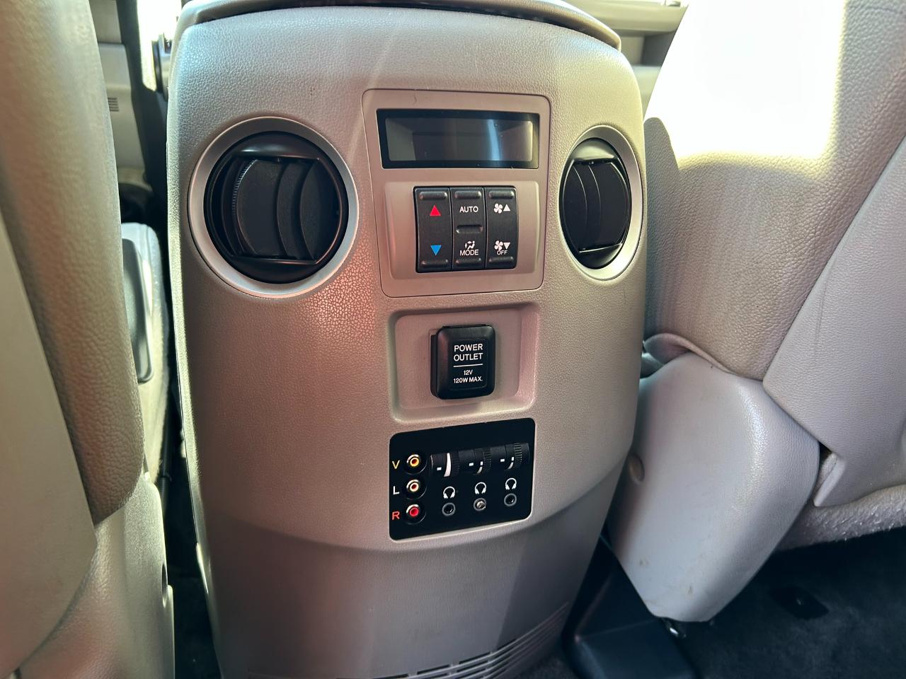 Honda Pilot Touring 4WD 5-Spd AT with DVD 2013