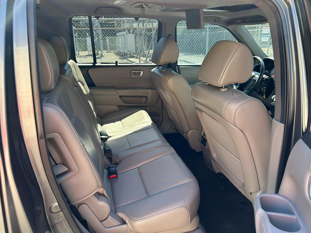 Honda Pilot Touring 4WD 5-Spd AT with DVD 2013