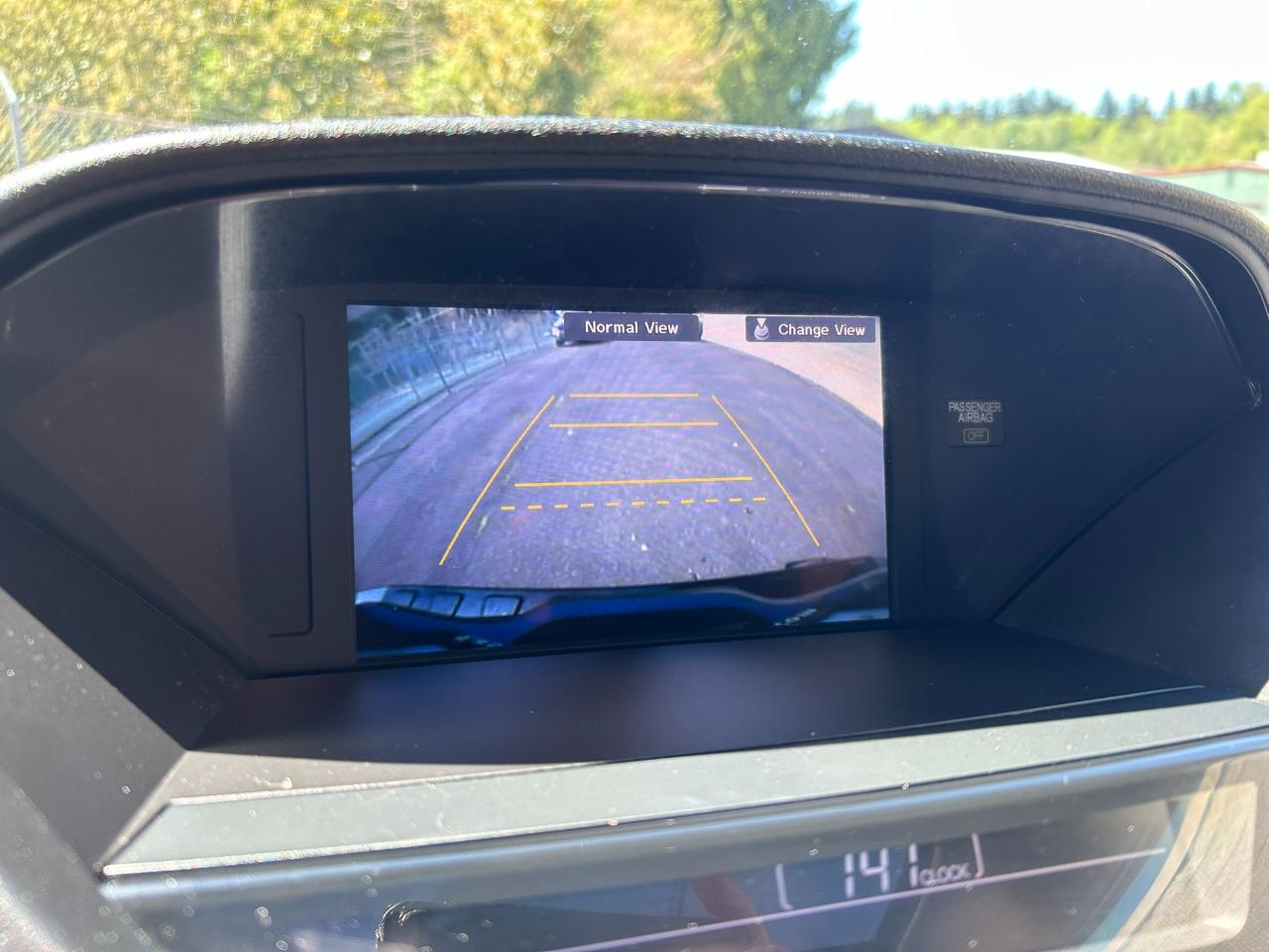 Honda Pilot Touring 4WD 5-Spd AT with DVD 2013