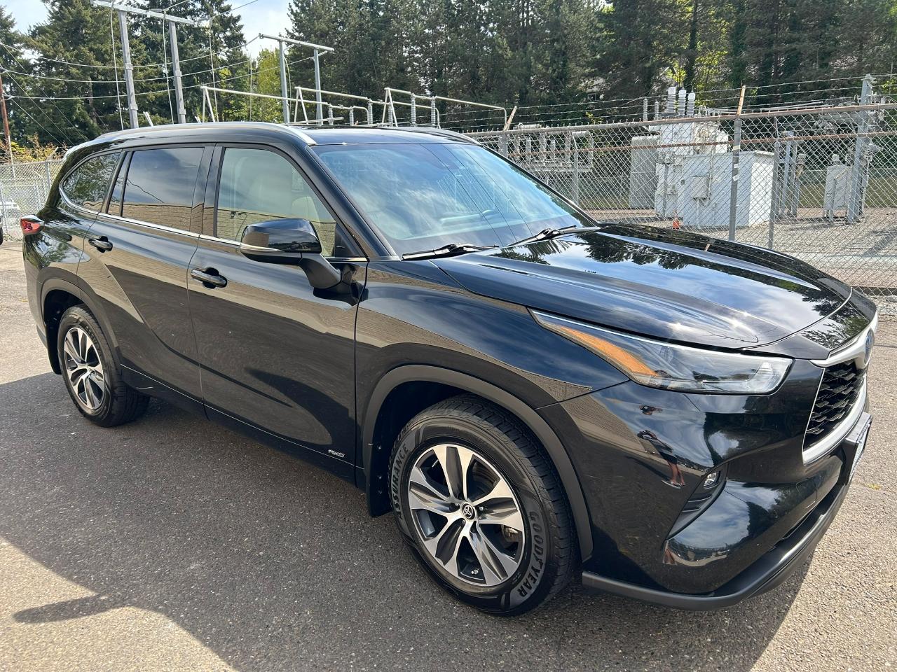 Toyota Highlander Hybrid XLE AWD 2022