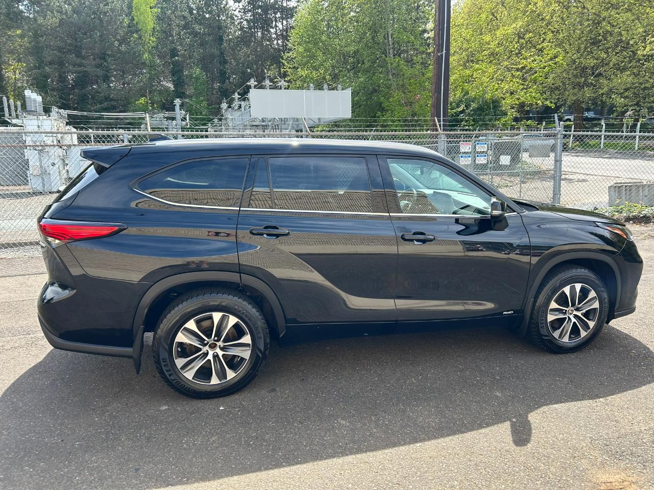 Toyota Highlander Hybrid XLE AWD 2022