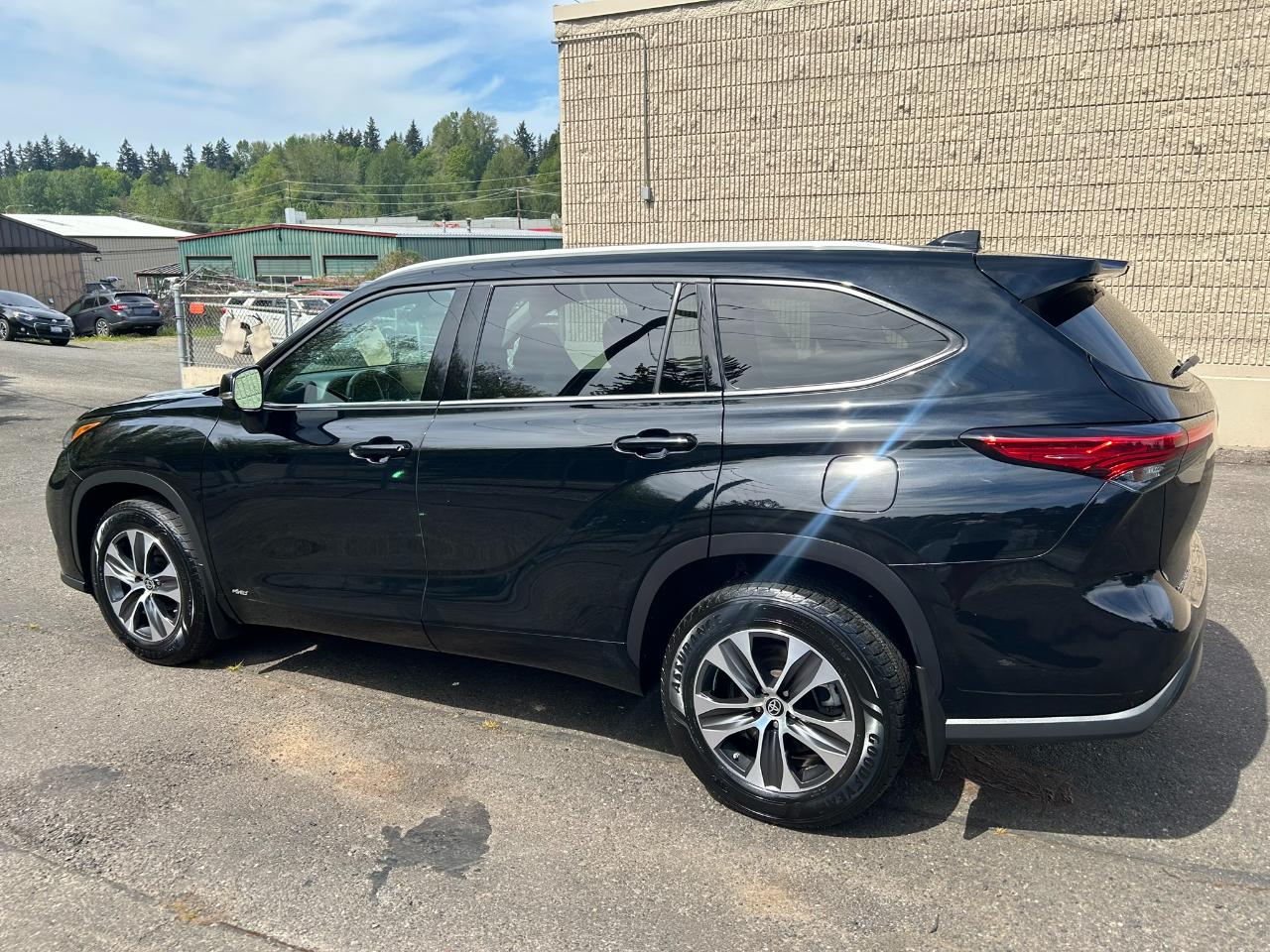 Toyota Highlander Hybrid XLE AWD 2022