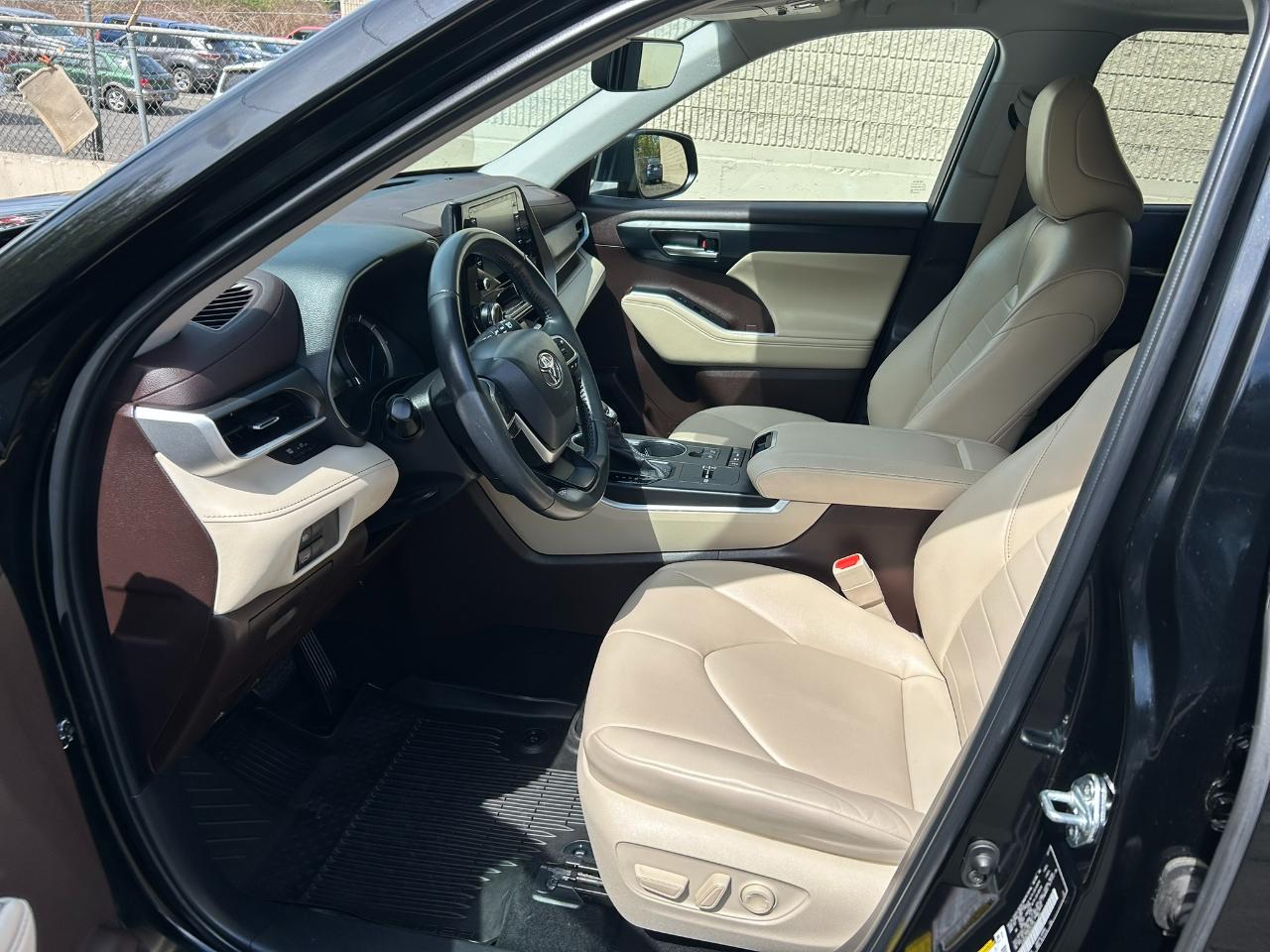 Toyota Highlander Hybrid XLE AWD 2022
