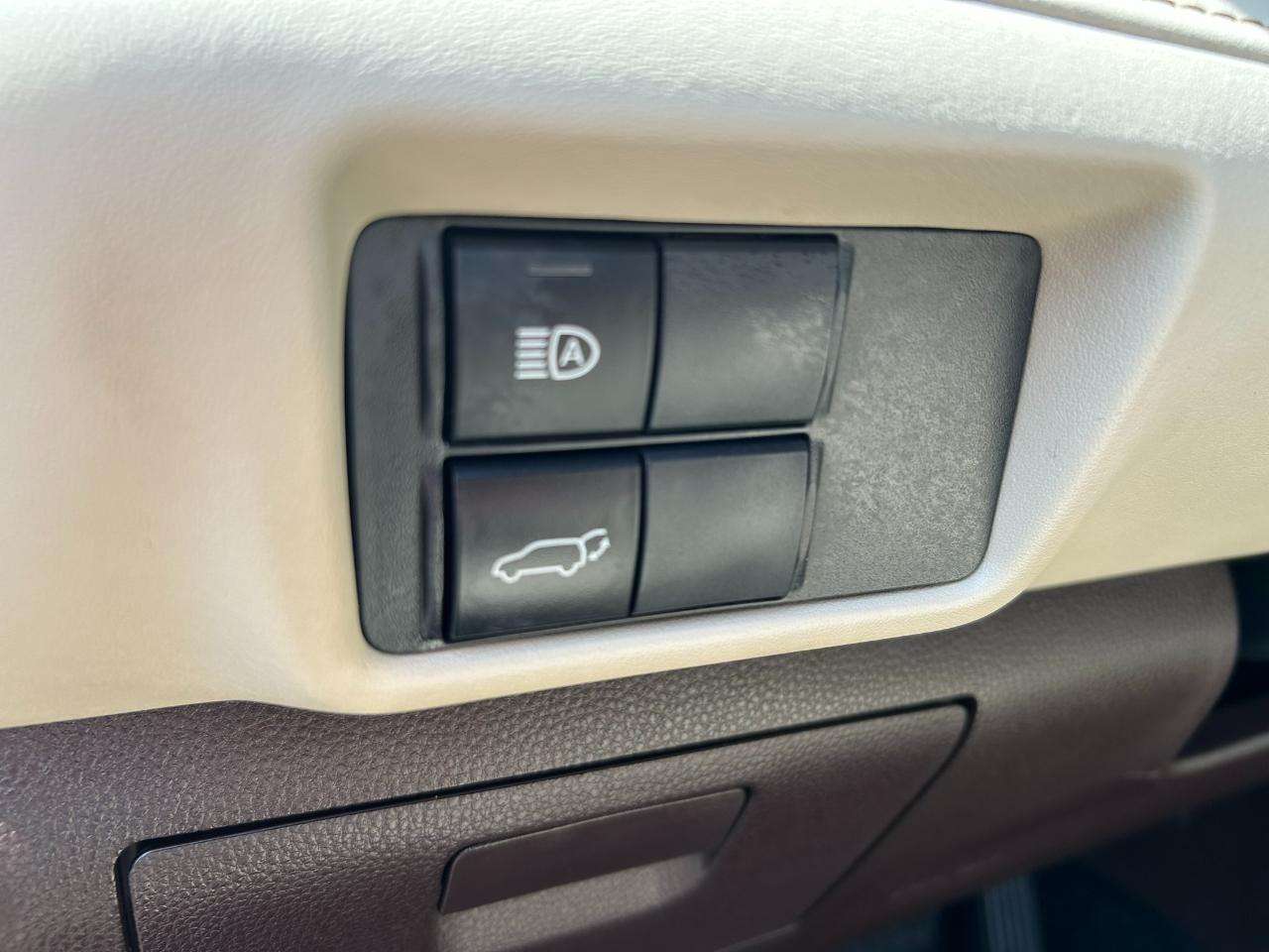 Toyota Highlander Hybrid XLE AWD 2022