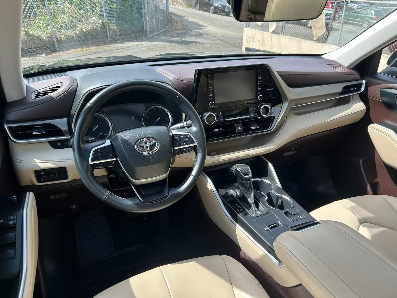 Toyota Highlander Hybrid XLE AWD 2022