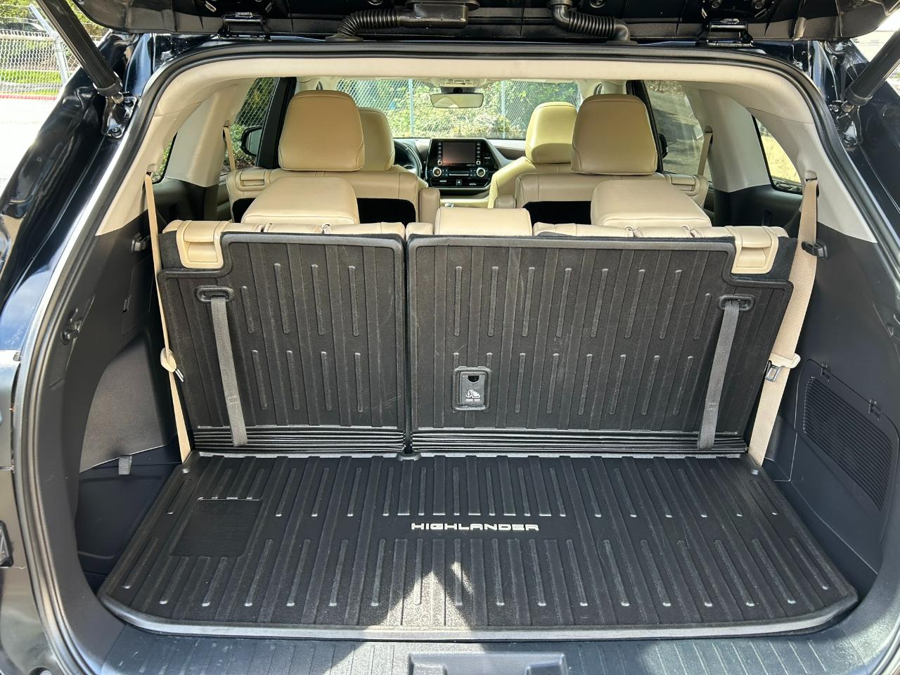 Toyota Highlander Hybrid XLE AWD 2022