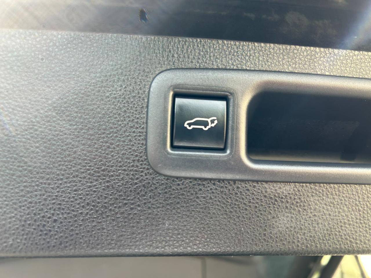 Toyota Highlander Hybrid XLE AWD 2022