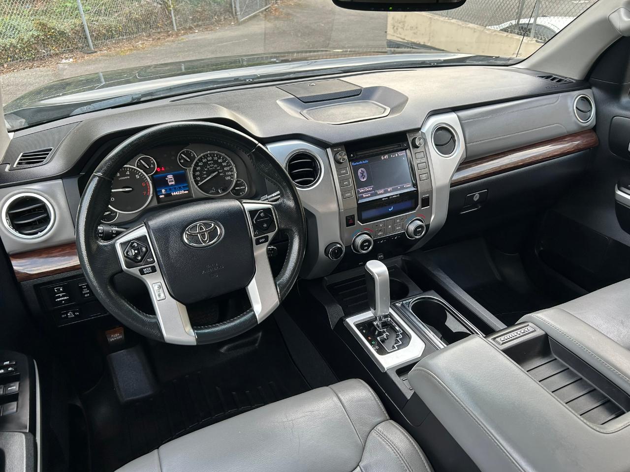 Toyota Tundra Limited 5.7L FFV Double Cab 4WD 2014