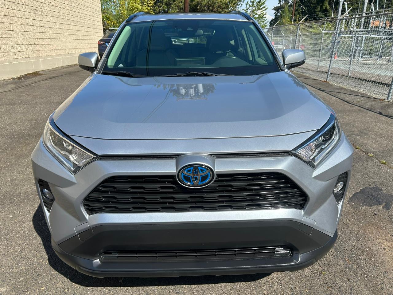 Toyota RAV4 Hybrid XLE Premium AWD 2021