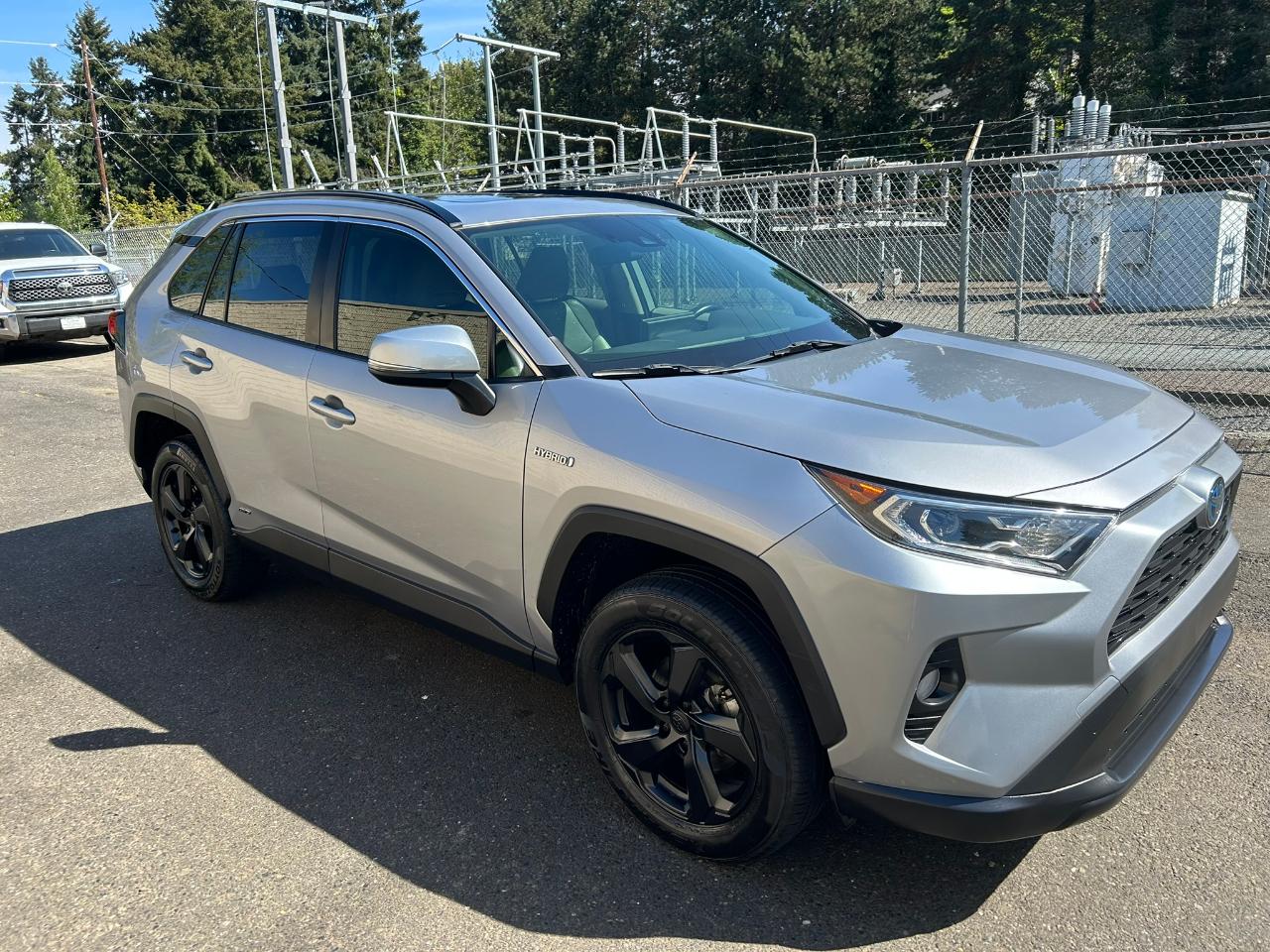 Toyota RAV4 Hybrid XLE Premium AWD 2021