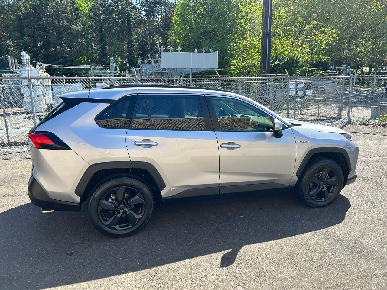 Toyota RAV4 Hybrid XLE Premium AWD 2021