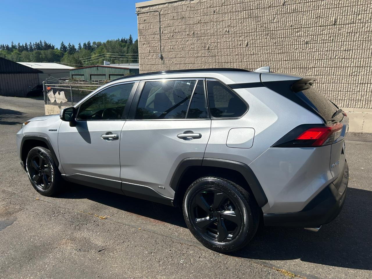 Toyota RAV4 Hybrid XLE Premium AWD 2021