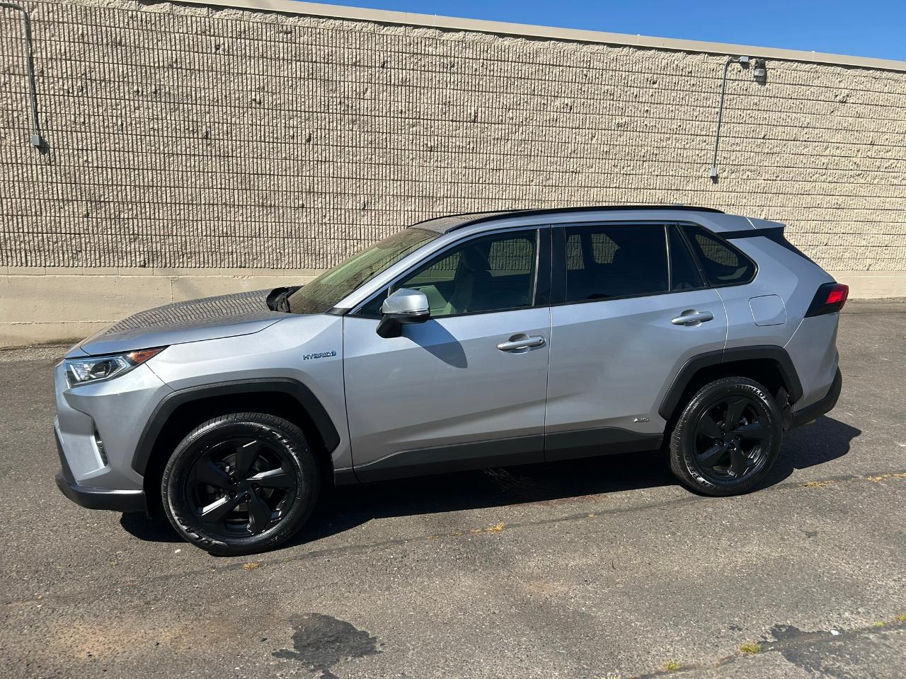 Toyota RAV4 Hybrid XLE Premium AWD 2021