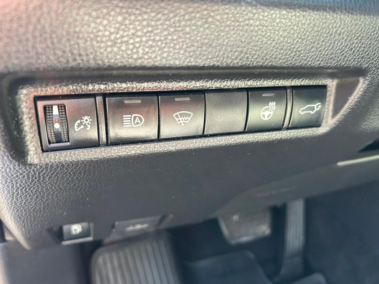 Toyota RAV4 Hybrid XLE Premium AWD 2021