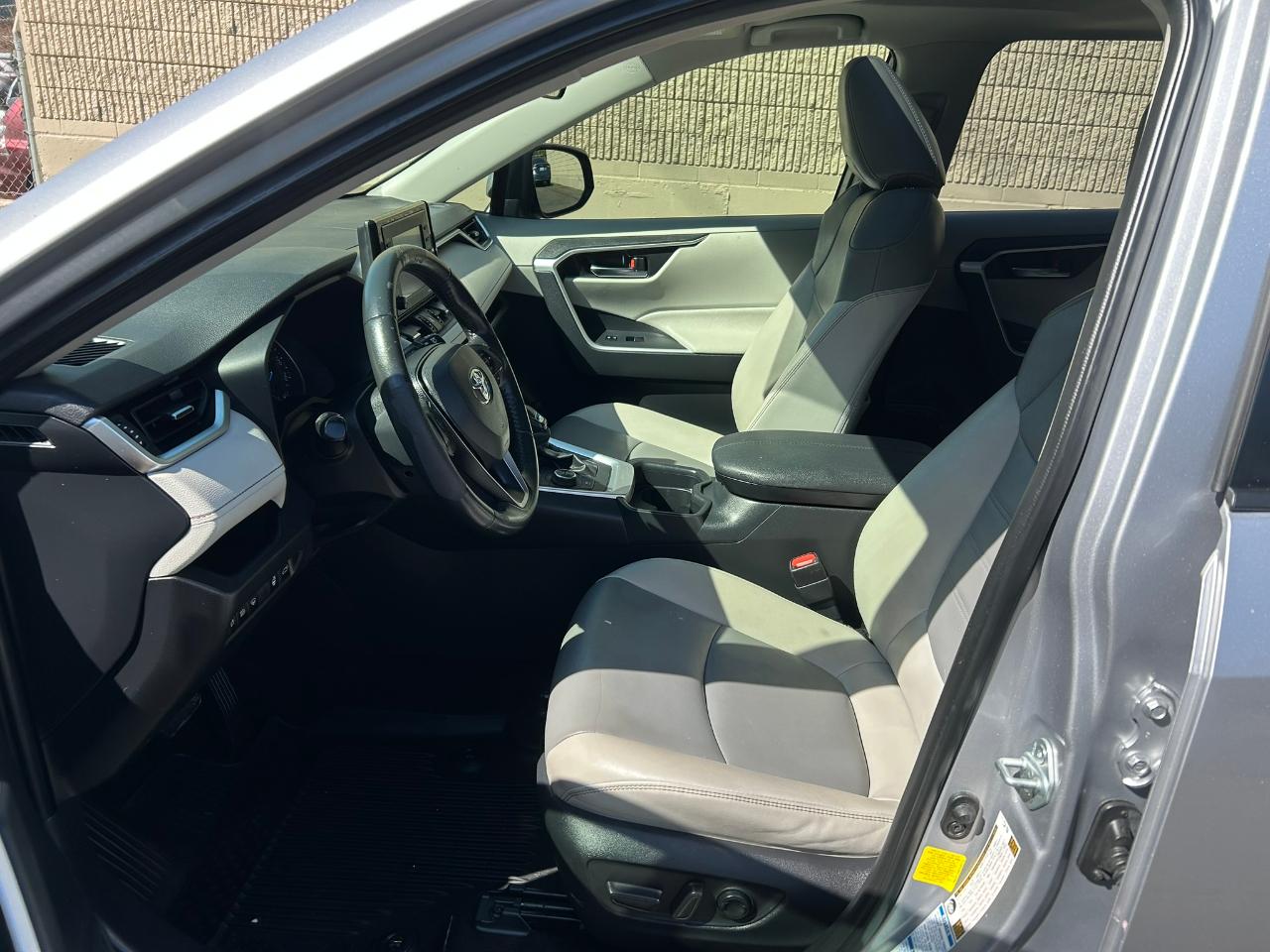 Toyota RAV4 Hybrid XLE Premium AWD 2021