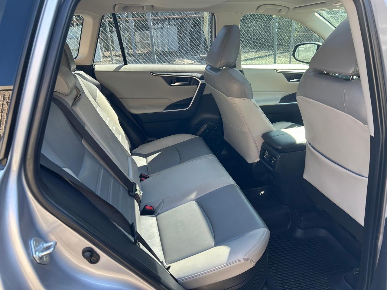Toyota RAV4 Hybrid XLE Premium AWD 2021