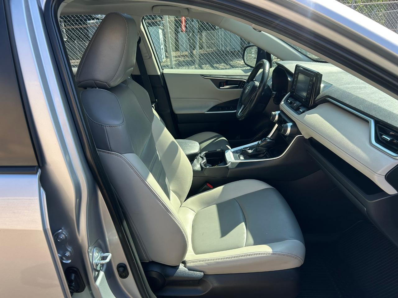 Toyota RAV4 Hybrid XLE Premium AWD 2021