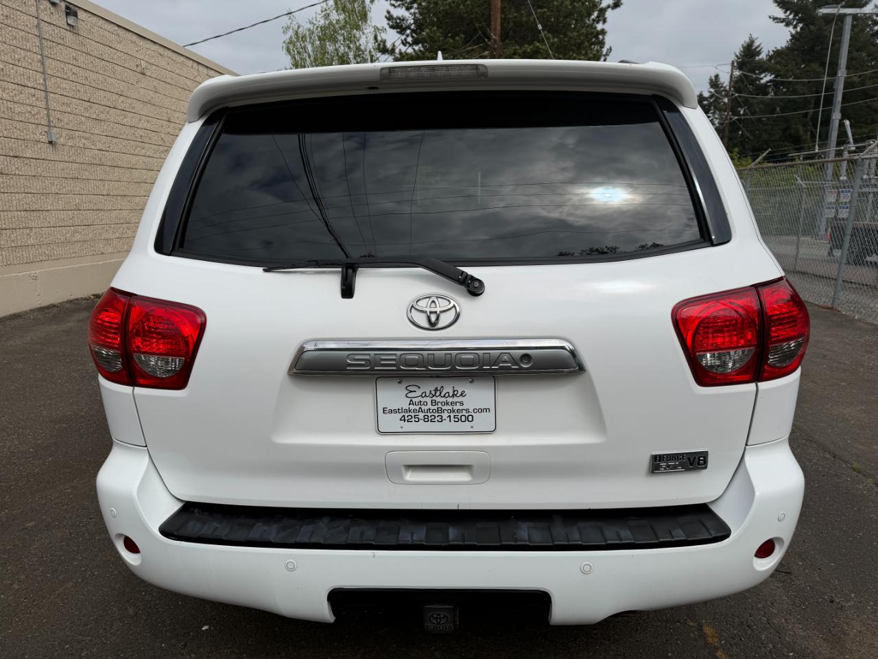 Toyota Sequoia Limited 4WD 2011