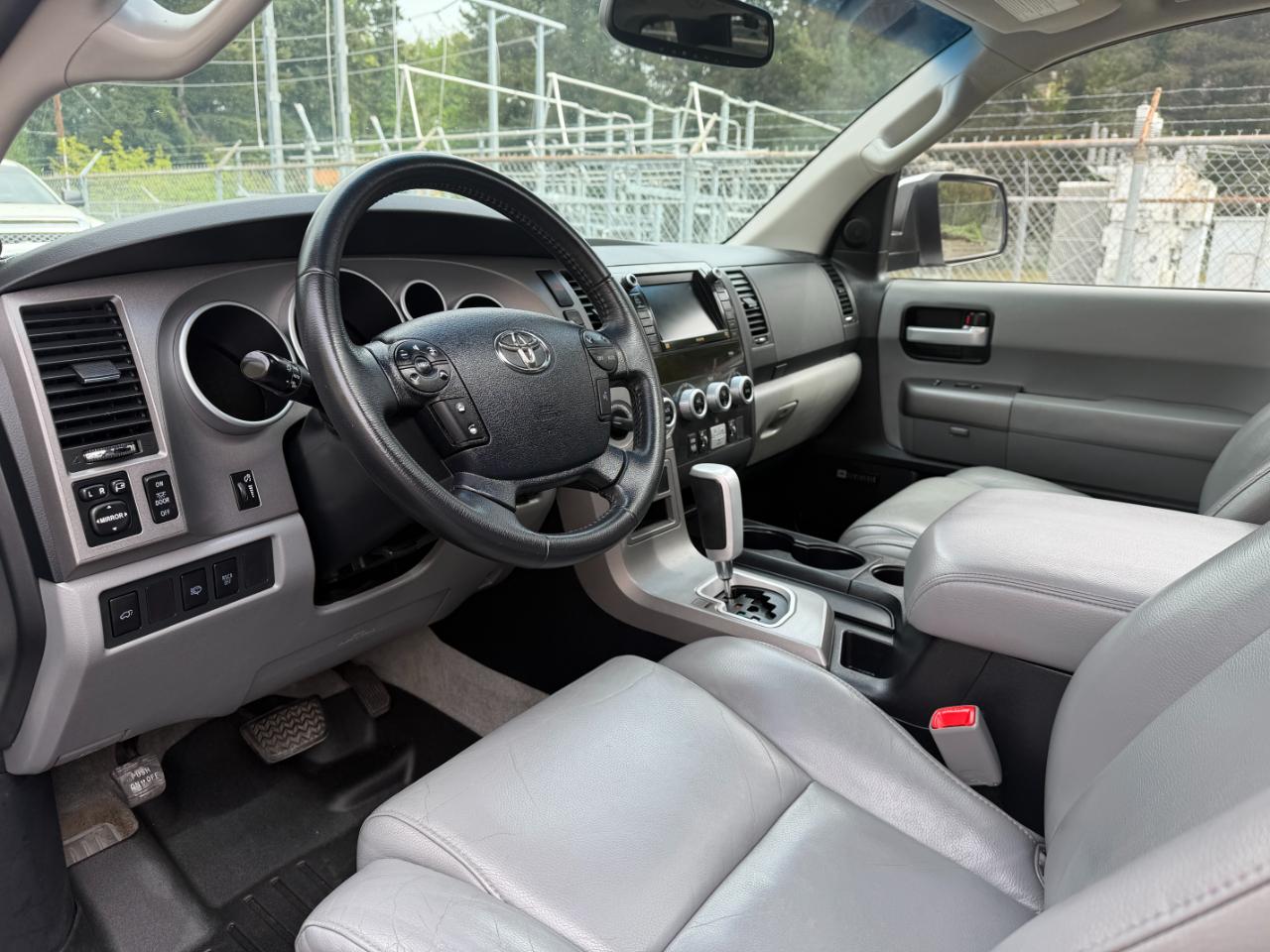 Toyota Sequoia Limited 4WD 2011