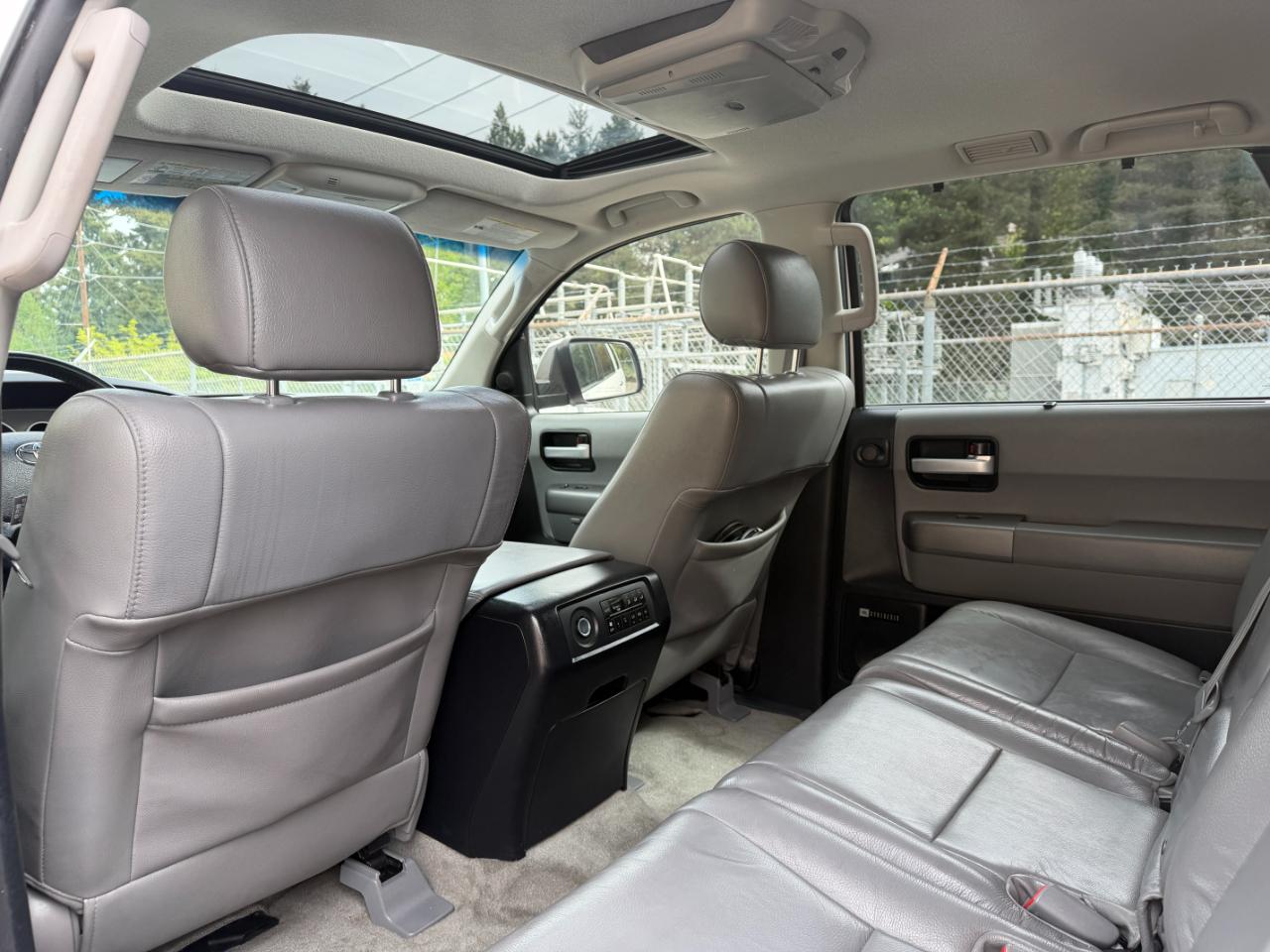 Toyota Sequoia Limited 4WD 2011