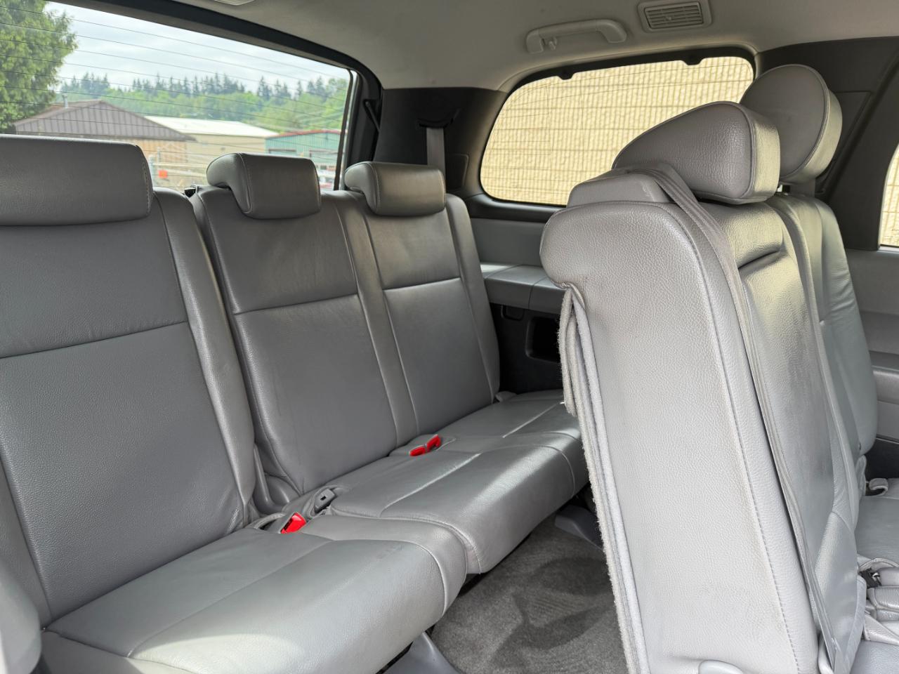 Toyota Sequoia Limited 4WD 2011