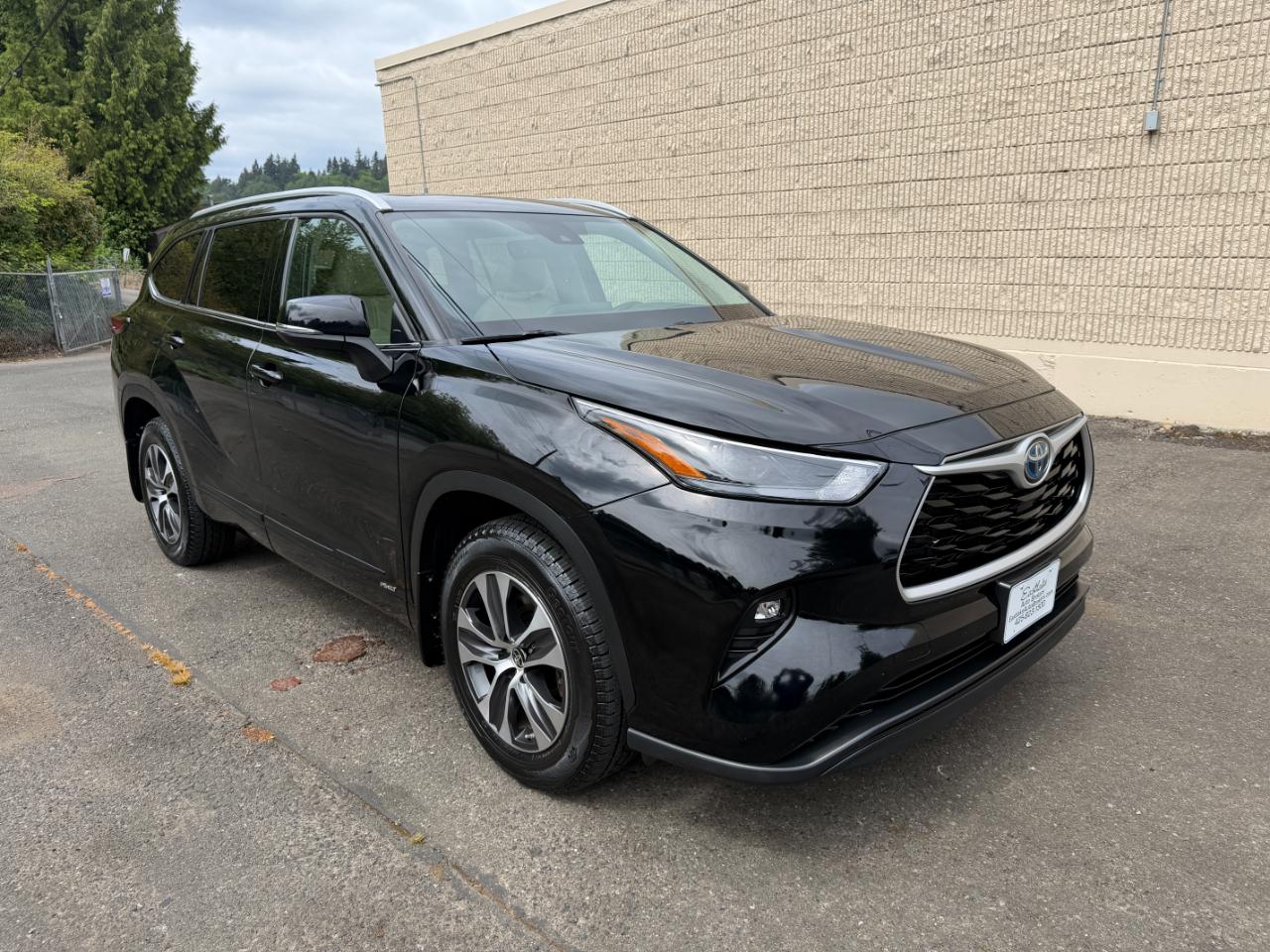 Toyota Highlander Hybrid XLE AWD 2022
