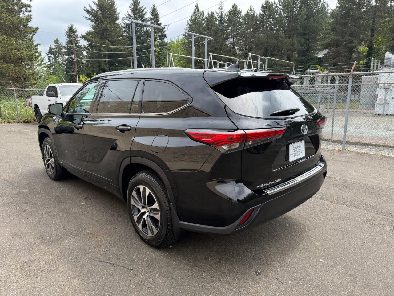 Toyota Highlander Hybrid XLE AWD 2022