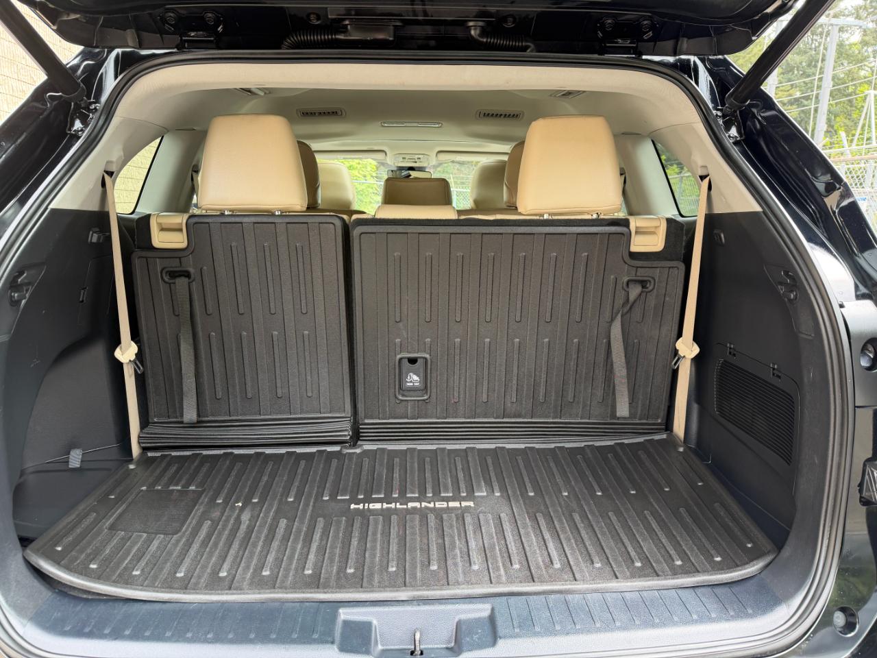 Toyota Highlander Hybrid XLE AWD 2022
