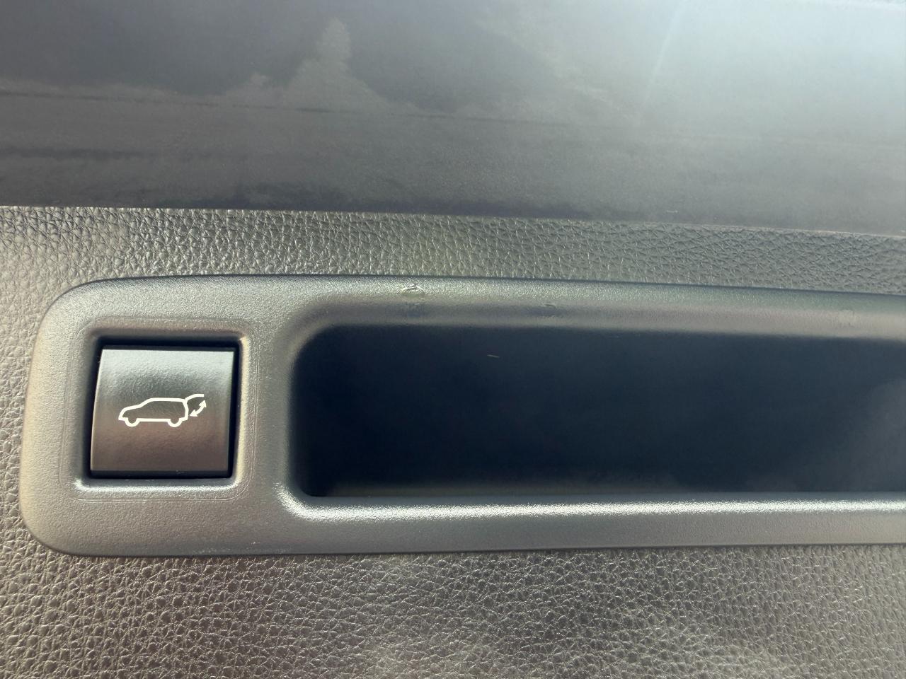 Toyota Highlander Hybrid XLE AWD 2022