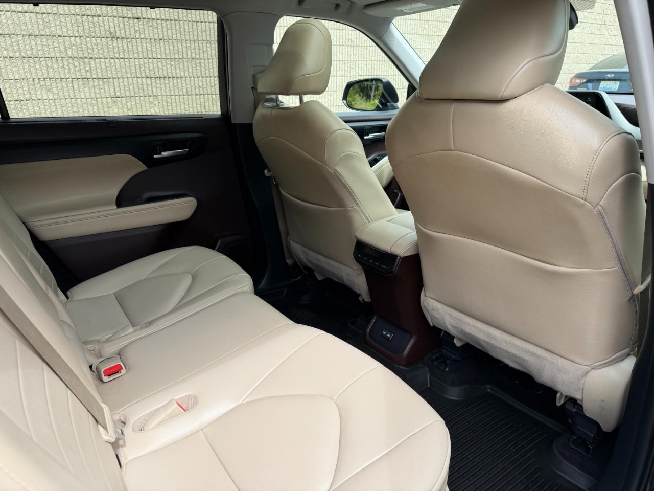 Toyota Highlander Hybrid XLE AWD 2022
