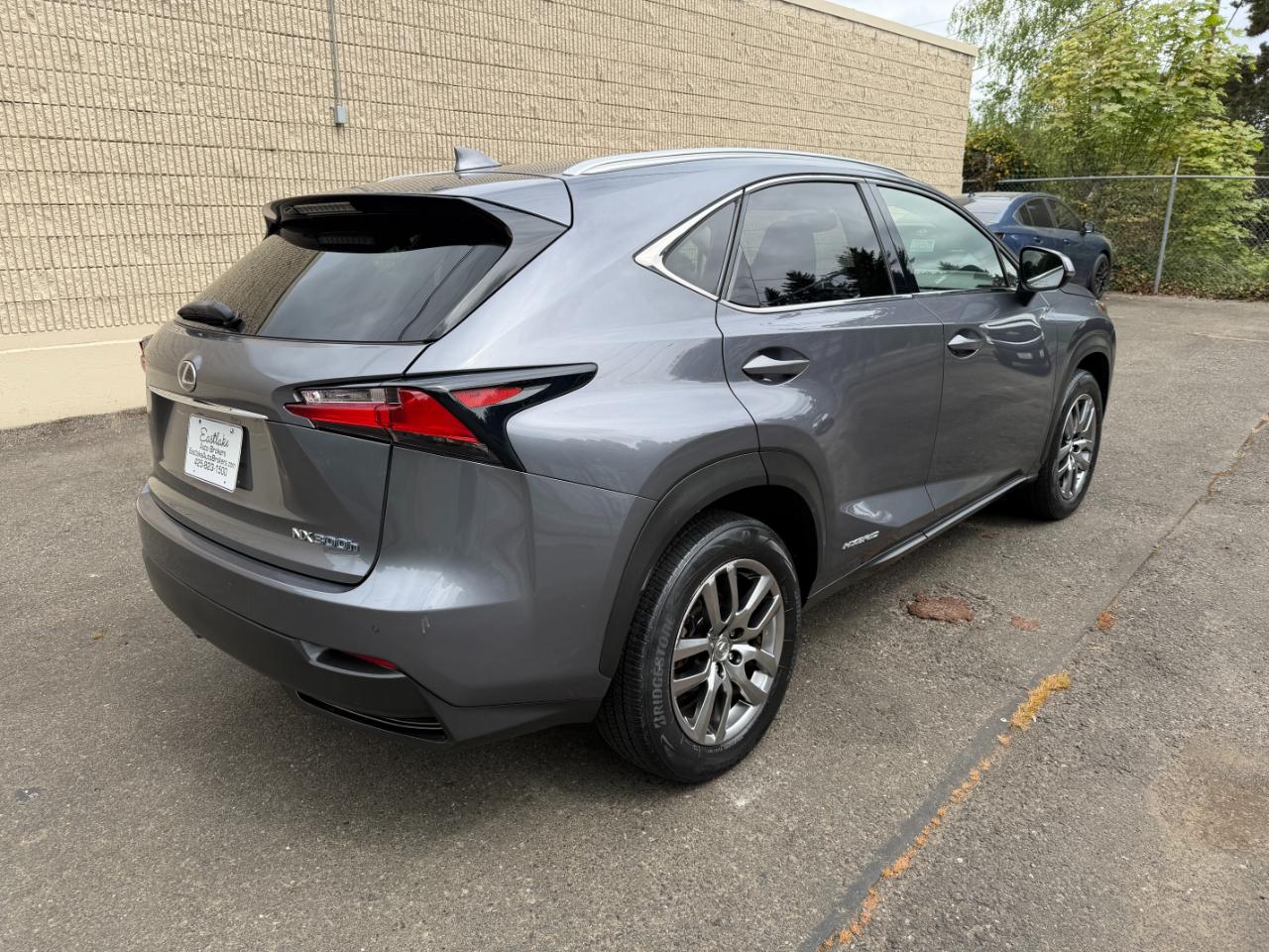 Lexus NX 300h AWD 2016