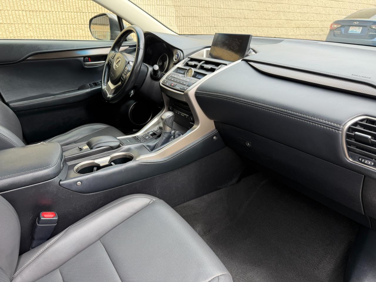 Lexus NX 300h AWD 2016