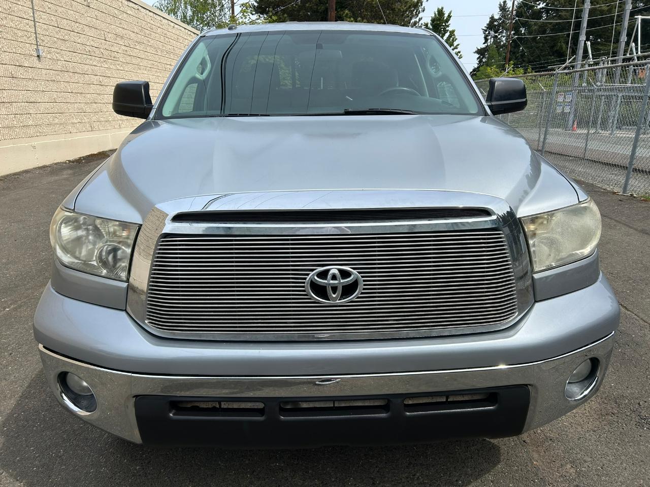 Toyota Tundra  2012