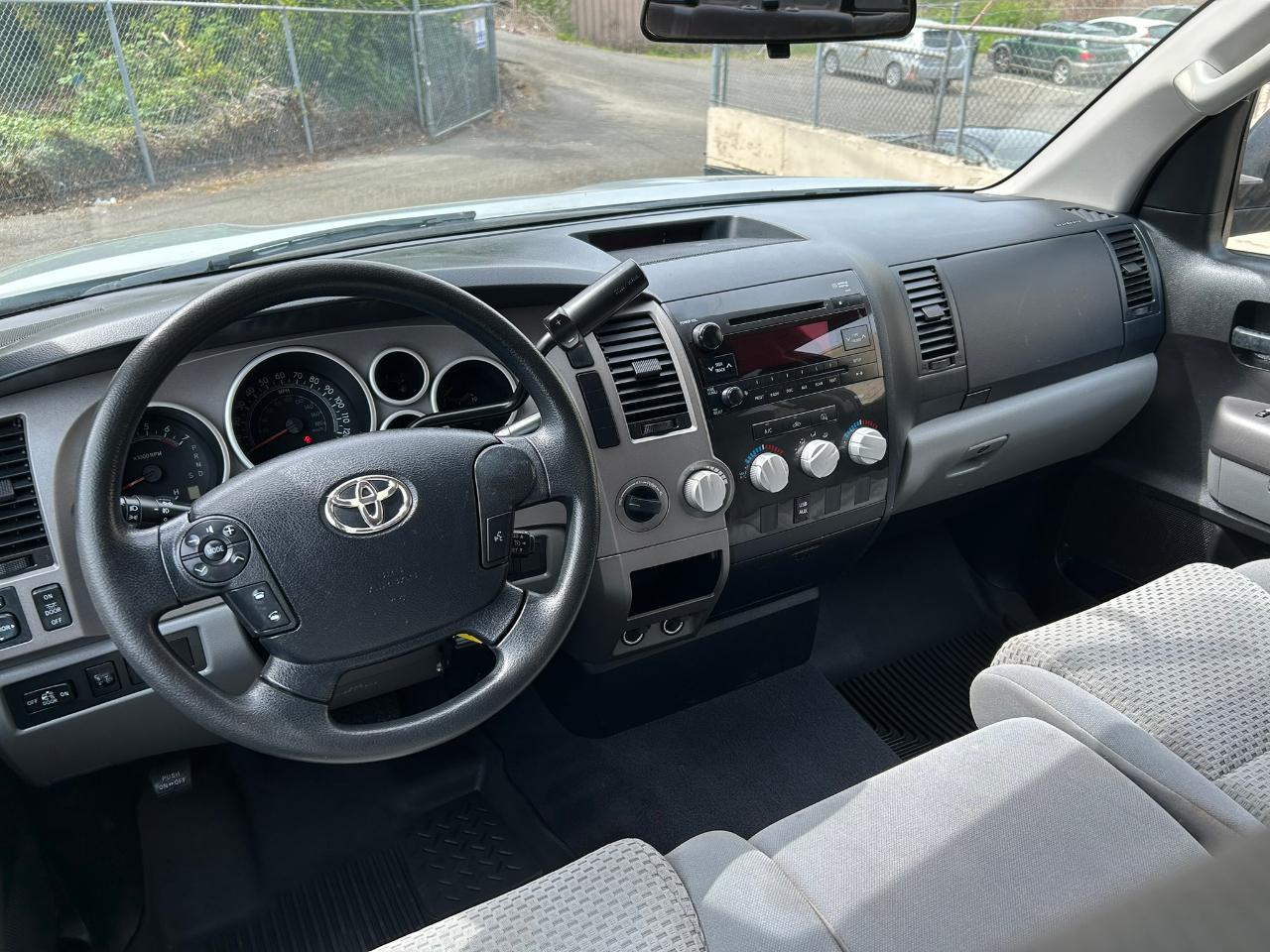 Toyota Tundra  2012