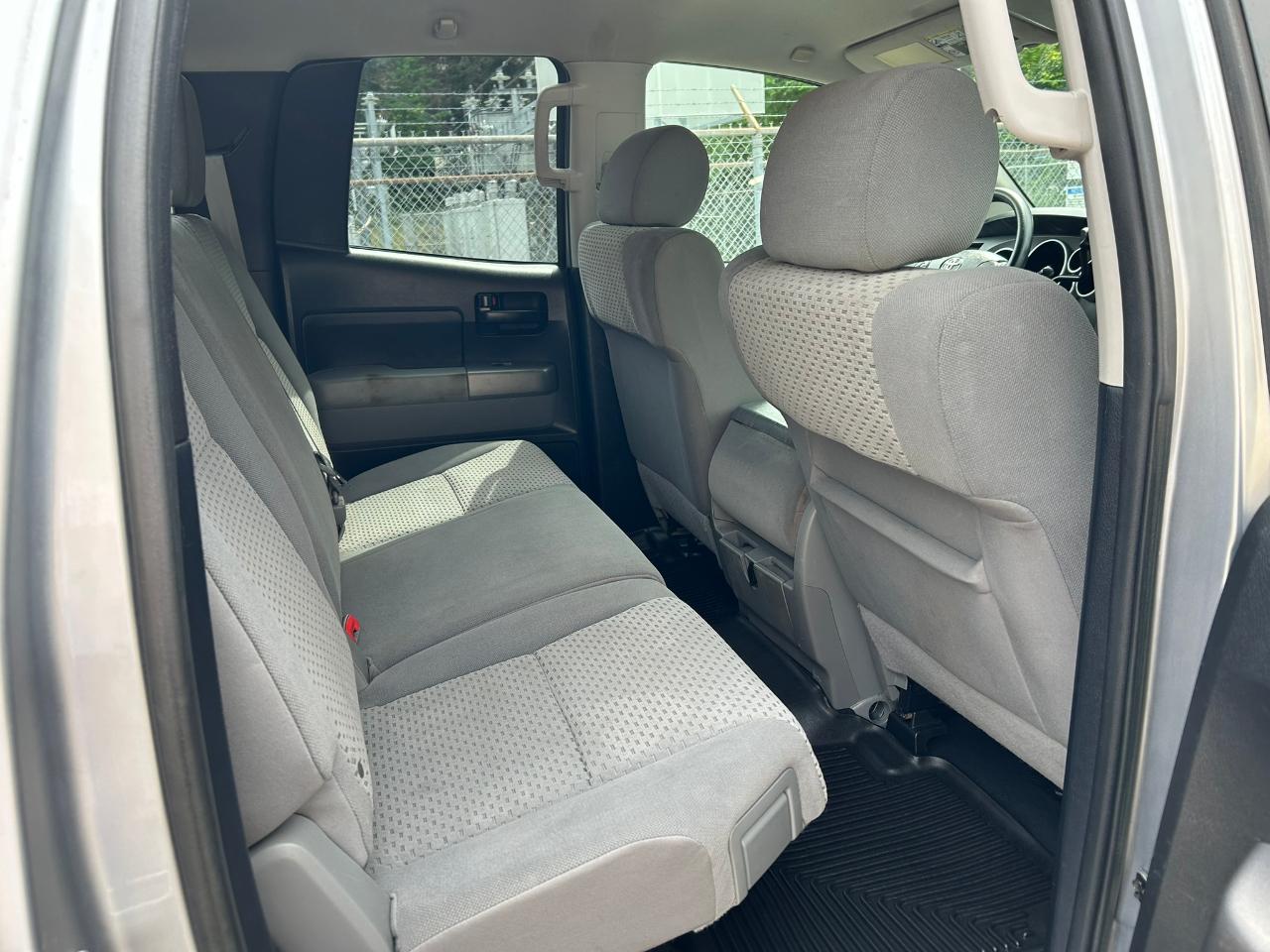 Toyota Tundra  2012