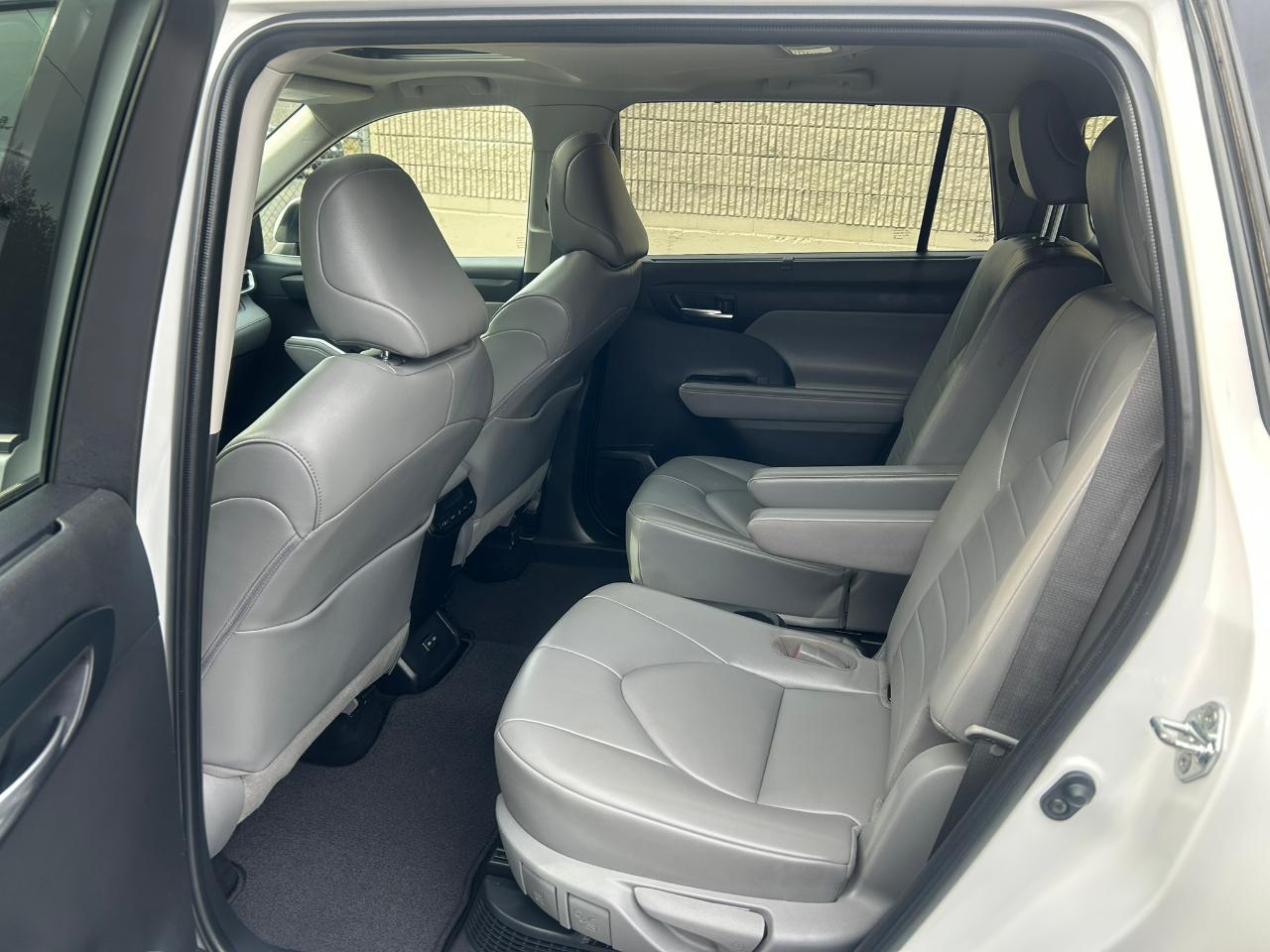 Toyota Highlander Hybrid XLE AWD 2022