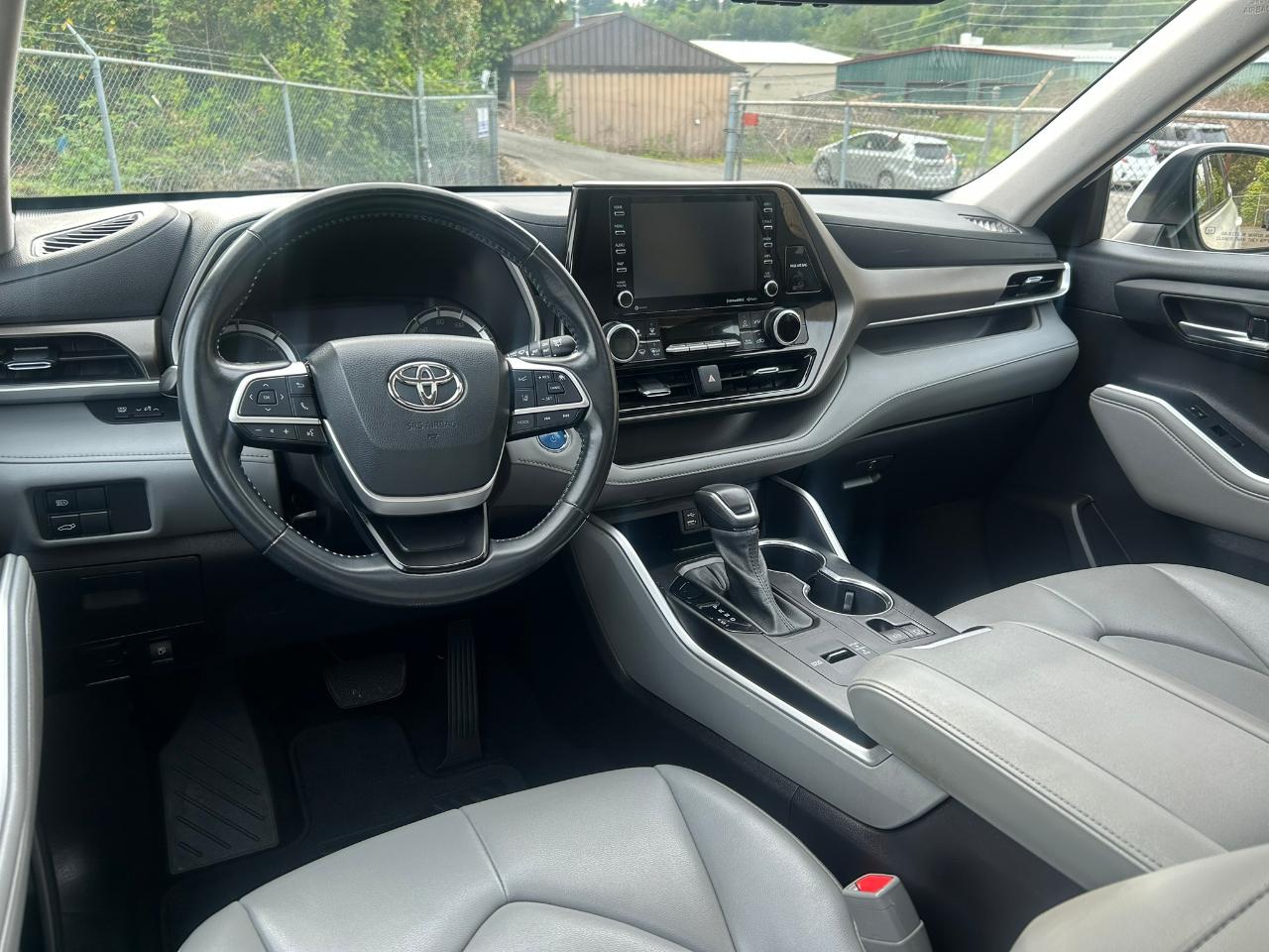Toyota Highlander Hybrid XLE AWD 2022