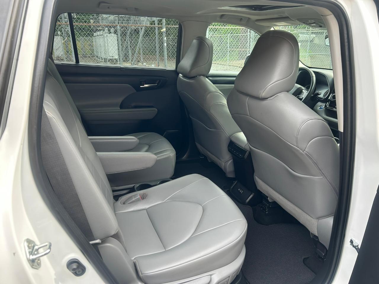 Toyota Highlander Hybrid XLE AWD 2022