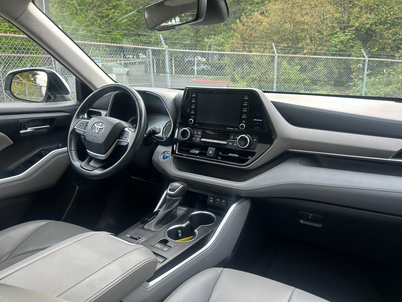 Toyota Highlander Hybrid XLE AWD 2022