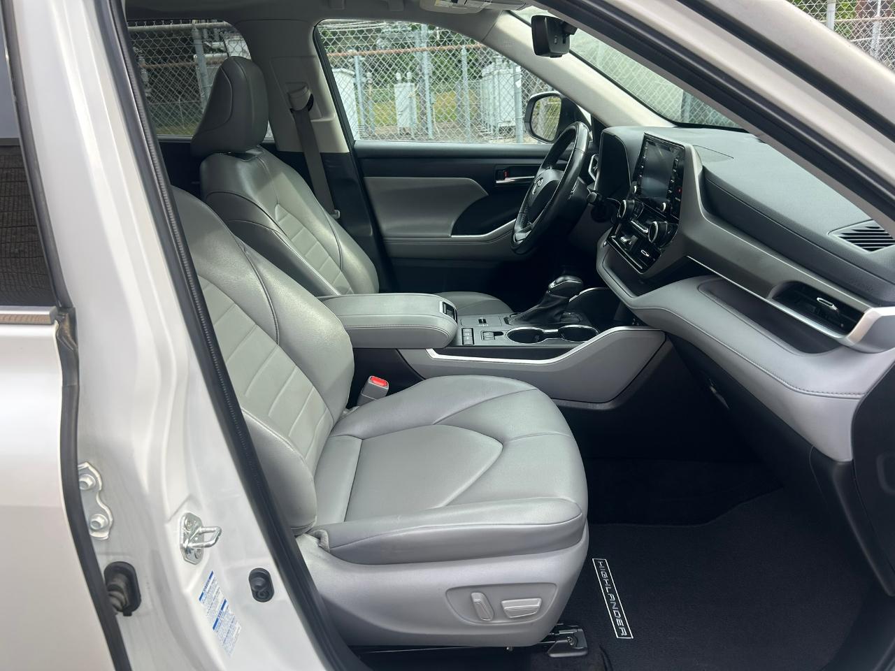 Toyota Highlander Hybrid XLE AWD 2022